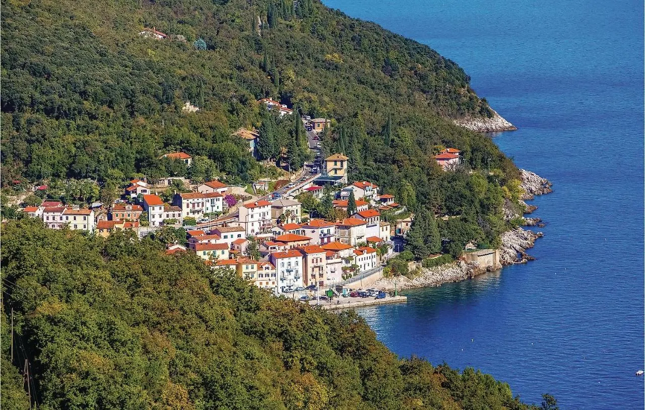3 Bedroom Cozy Apartment In Moscenicka Draga Croatia