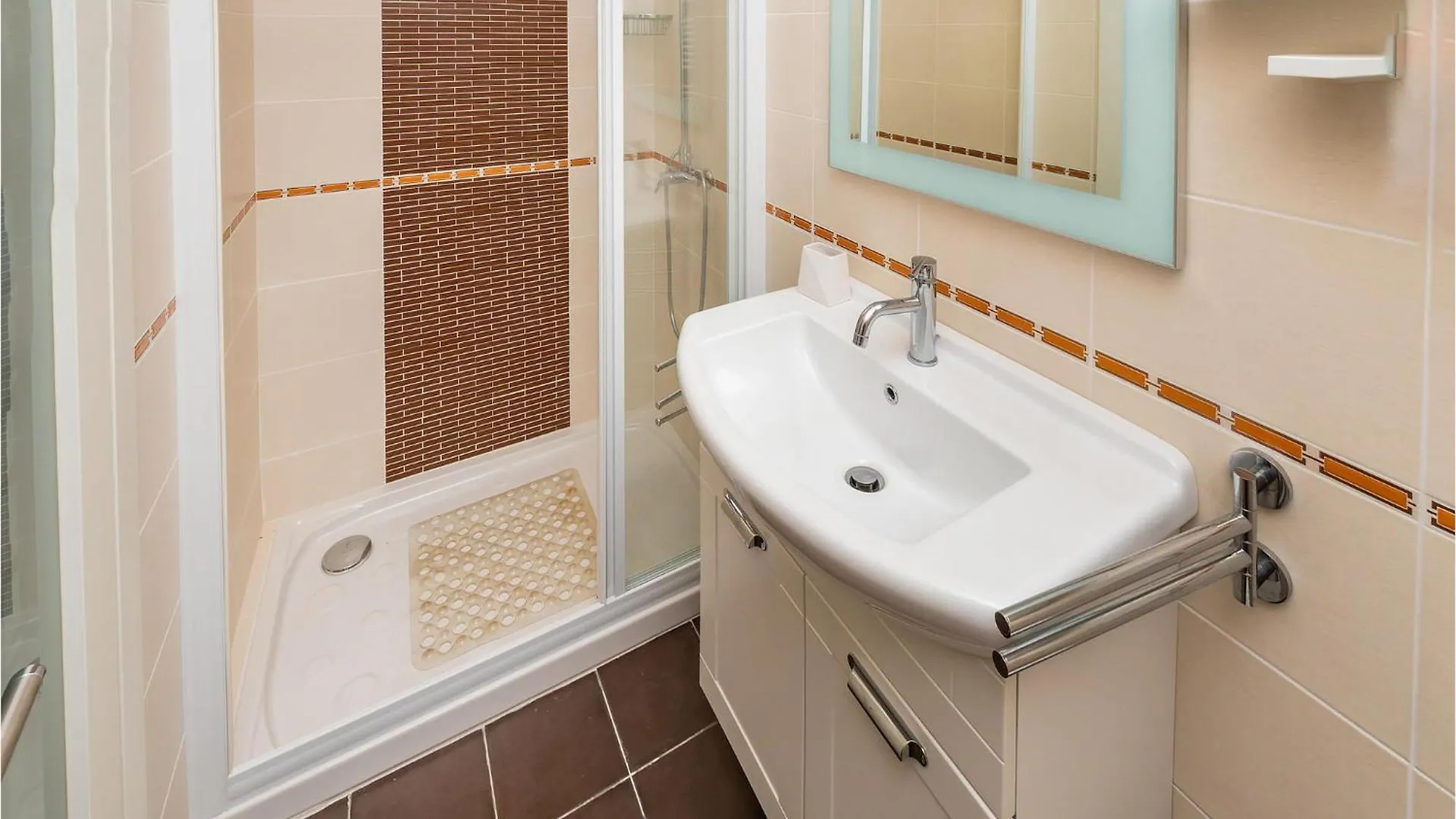 3 Bedroom Cozy Apartment In Moscenicka Draga Croatia