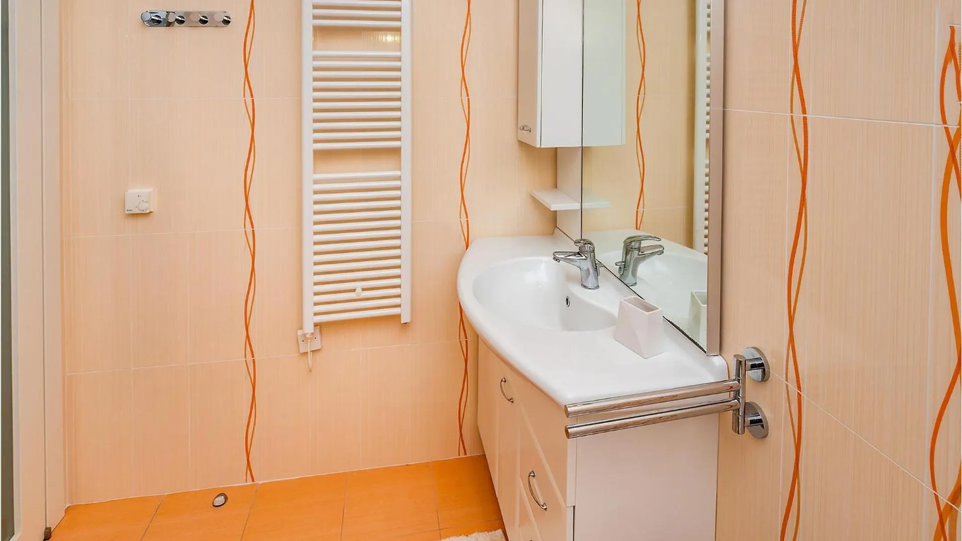 3 Bedroom Cozy Apartment In Moscenicka Draga 0*,