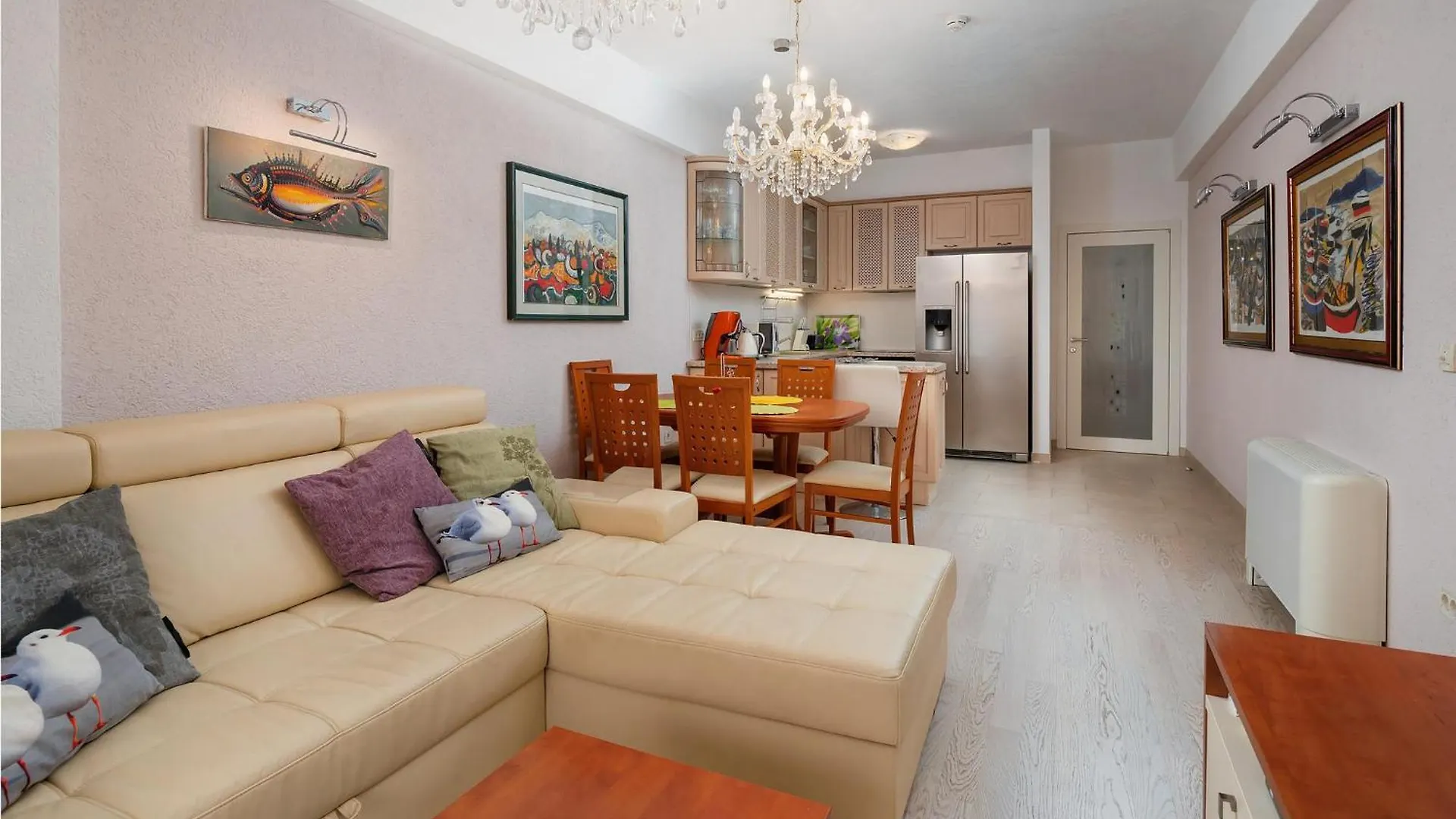 3 Bedroom Cozy Apartment In Moscenicka Draga