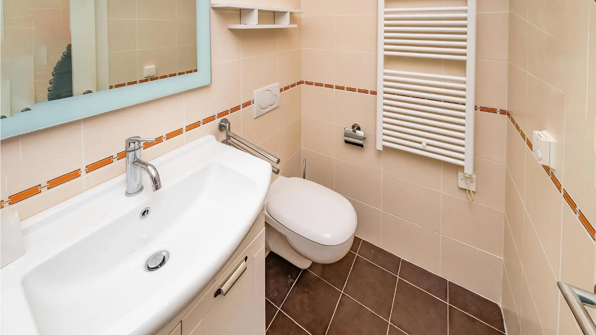 3 Bedroom Cozy Apartment In Moscenicka Draga